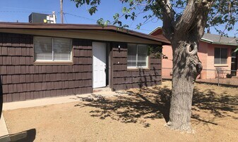 2201 Davis Ave in Kingman, AZ - Building Photo