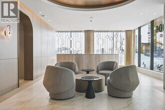 3006 William Cutmore Blvd in Oakville, ON - Building Photo - Building Photo