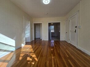 183 Kent St in Brookline, MA - Building Photo - Building Photo
