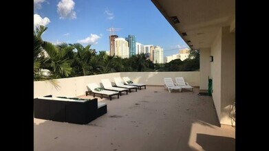 519B SW 5th Ave in Fort Lauderdale, FL - Building Photo - Building Photo