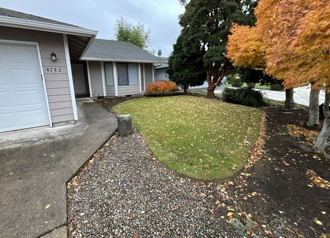 4742 Hayesville Dr NE in Salem, OR - Building Photo - Building Photo