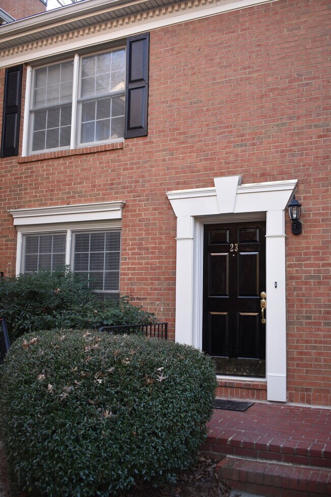 23 Mt Vernon Cir in Atlanta, GA - Building Photo - Building Photo