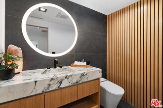 23283 Erwin St in Los Angeles, CA - Building Photo - Building Photo