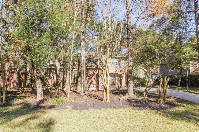 30 Sylvan Forest Dr