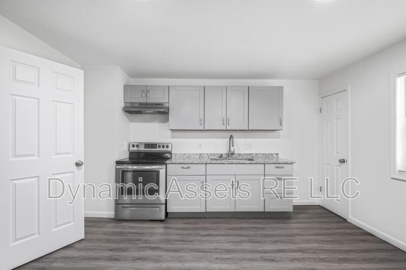 208 E Park St in Pittsburg, KS - Building Photo