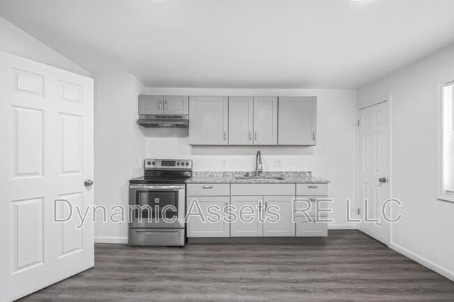 property at 208 E Park St