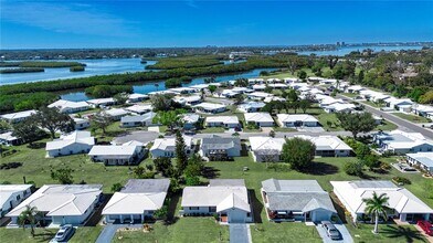 802 Buttonwood Dr in Bradenton, FL - Building Photo - Building Photo