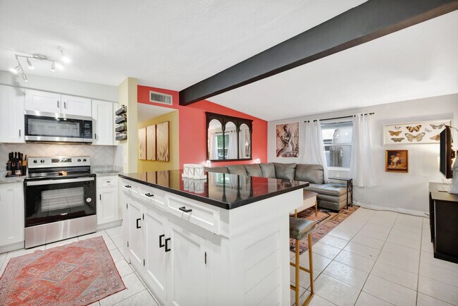 5025 9th Ave S in Gulfport, FL - Building Photo - Building Photo