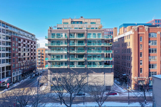 900-924 W Madison St in Chicago, IL - Building Photo - Building Photo