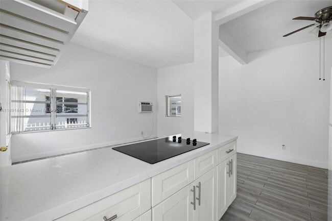 8135 Crespi Blvd in Miami Beach, FL - Building Photo - Building Photo