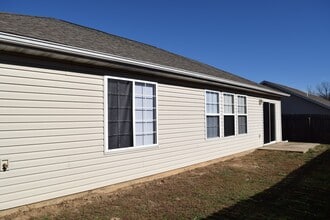 15878 Tamarack Ln in St. Robert, MO - Building Photo - Building Photo