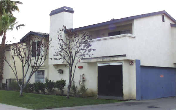 724 W Romneya Dr in Anaheim, CA - Building Photo - Building Photo