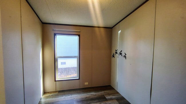 1920 NW Wilcox Ct in Topeka, KS - Building Photo - Building Photo