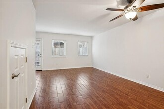 4083 Division St, Unit 4083 in Metairie, LA - Foto de edificio - Building Photo