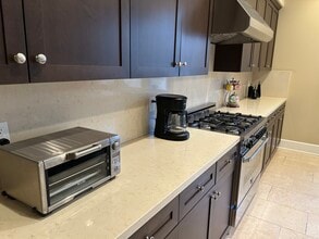 23500 Park Sorrento, Unit C33 in Calabasas, CA - Foto de edificio - Building Photo