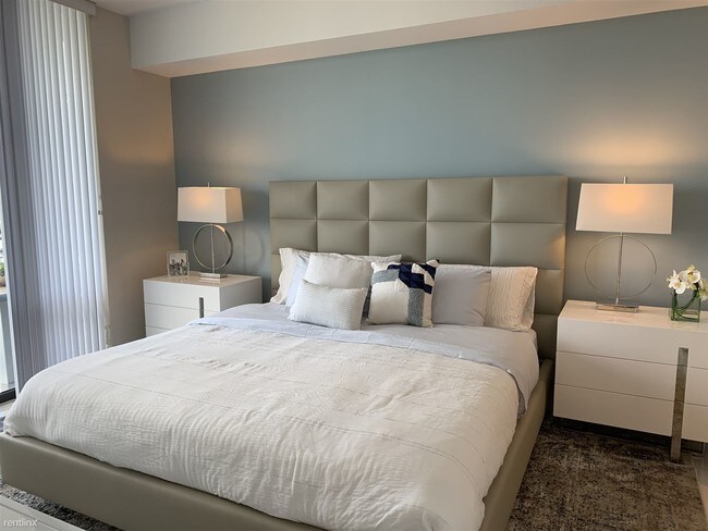 5251 NW 84th Ave in Doral, FL - Building Photo - Building Photo