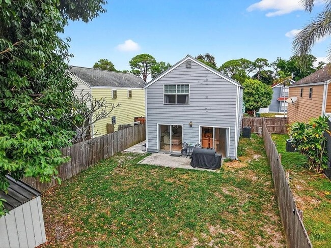property at 5812 Thisledown Ct