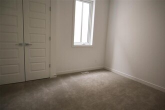 91 Fossil Crk Cres in Winnipeg, MB - Building Photo - Building Photo