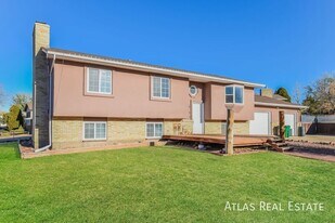 6922 Cattleman's Trail in Colorado Springs, CO - Building Photo