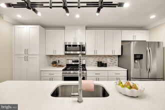 740 Irving St NW in Washington, DC - Building Photo - Building Photo