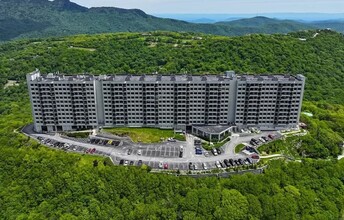 303 Sugar Top Dr in Sugar Mountain, NC - Building Photo - Building Photo