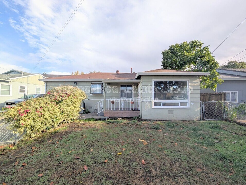 500 Warden Ave in San Leandro, CA - Building Photo