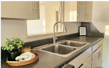 2115 Chapman St in San Angelo, TX - Foto de edificio - Building Photo