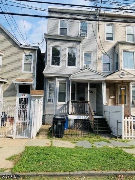 41 Wakeman Ave in Newark, NJ - Building Photo