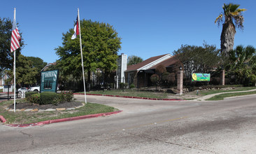 Timbers of Inwood Forest in Houston, TX - Foto de edificio - Building Photo