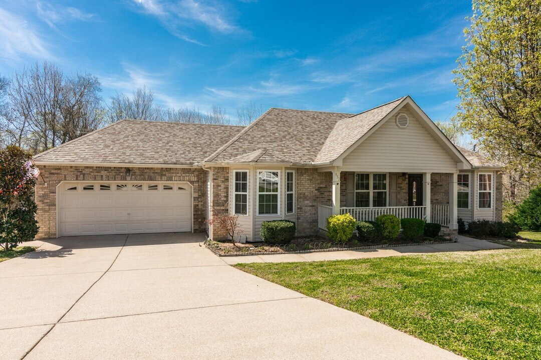 953 Pebble Beach Cir in Mount Juliet, TN - Building Photo