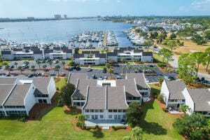 4726 Bay Point Rd in Panama City Beach, FL - Building Photo - Building Photo