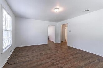 2622 W Johnson St in Denison, TX - Foto de edificio - Building Photo
