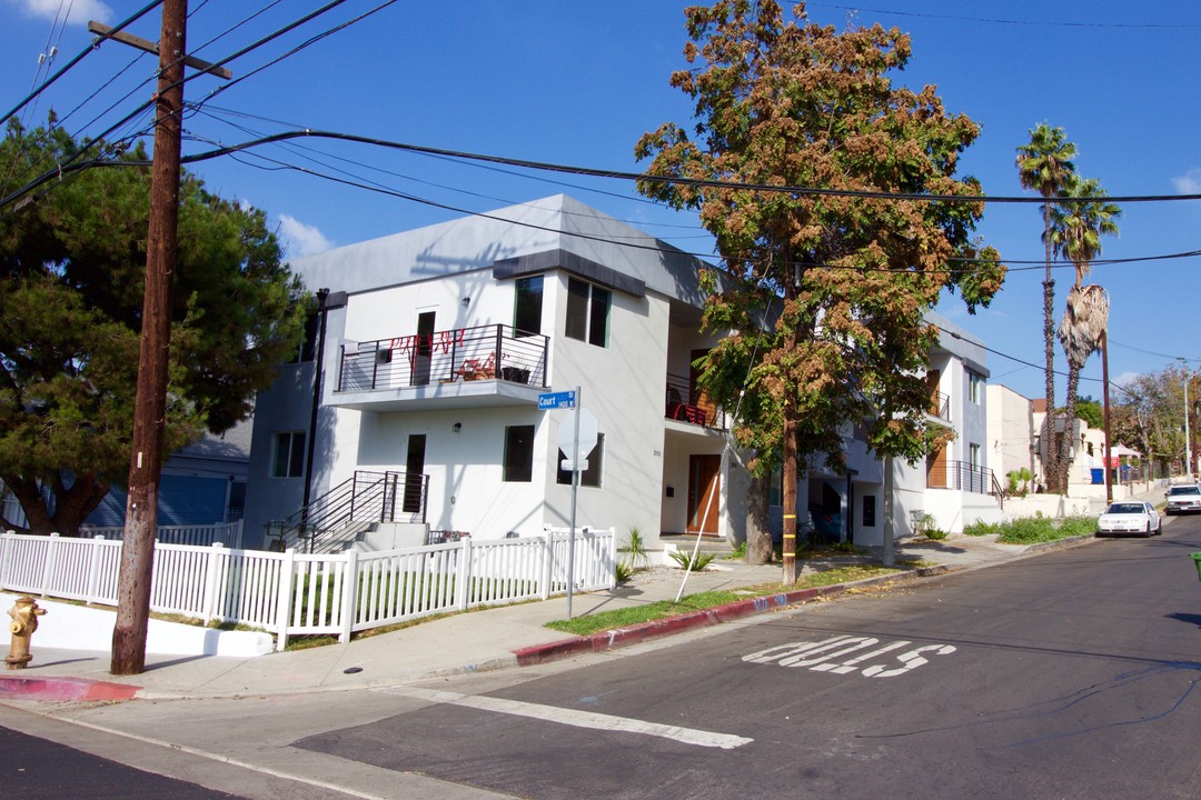 301 Douglas St in Los Angeles, CA - Building Photo