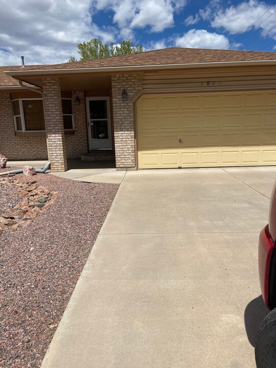 3085 Sherrelwood Dr S in Canon City, CO - Building Photo