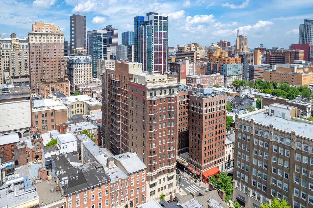 The Lenox Condos in Philadelphia, PA - Building Photo