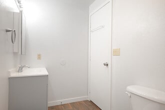 Yakima M.F. LLC in Yakima, WA - Building Photo - Building Photo