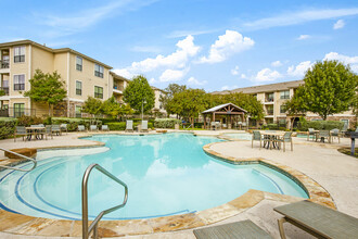 The Ranch at State Highway 123 in Seguin, TX - Foto de edificio - Building Photo