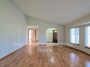 338 W King Tut Rd in Bellingham, WA - Building Photo - Building Photo