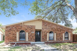 8714 Miami Dr in Rowlett, TX - Building Photo