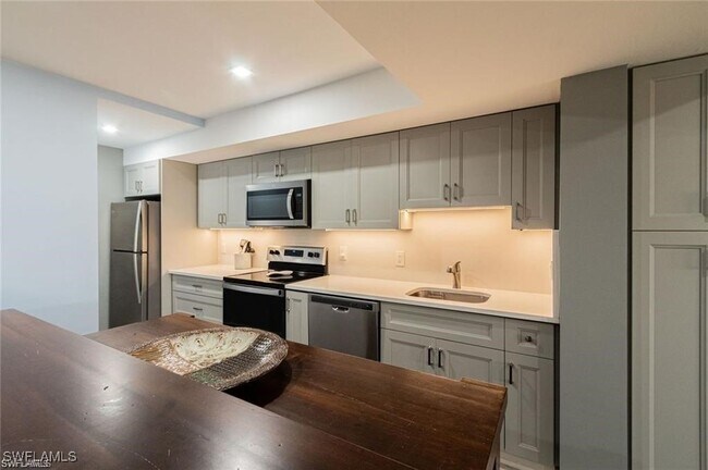 property at 833 Meadowland Dr