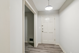 2600 Lantern Ln in College Park, GA - Building Photo - Building Photo