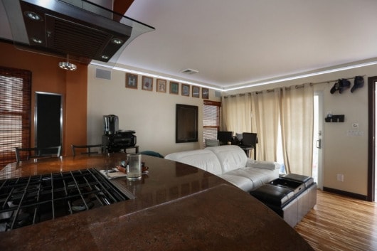 64 The Strand, Unit 64 in Hermosa Beach, CA - Building Photo - Building Photo