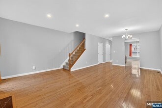 535 Coventry Dr in Nutley, NJ - Building Photo - Building Photo