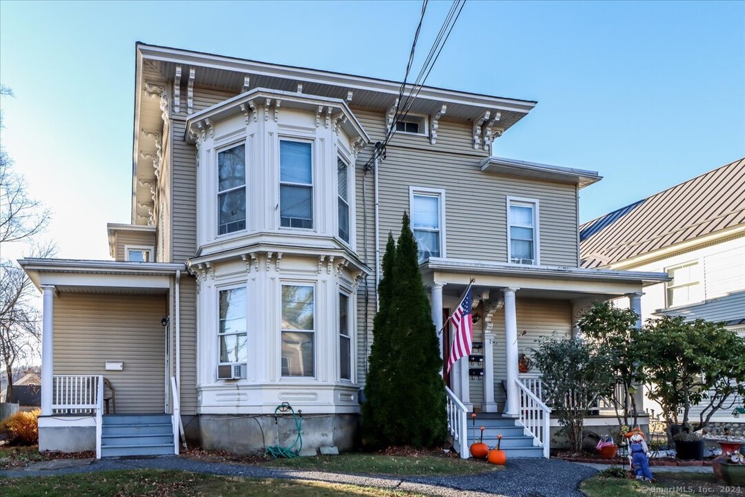 10 S Main St-Unit -F in New Milford, CT - Building Photo