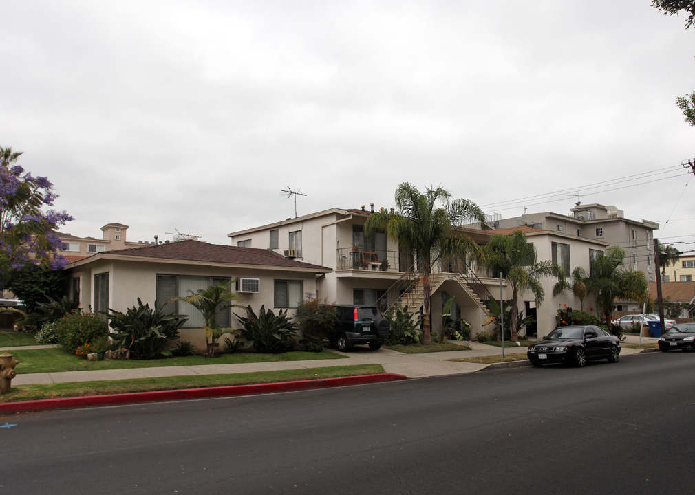 11510 Iowa Ave in Los Angeles, CA - Foto de edificio