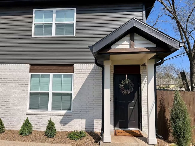 404 NW D St in Bentonville, AR - Foto de edificio - Building Photo