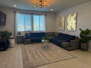 4816 Kinworthy St in North Las Vegas, NV - Building Photo - Building Photo