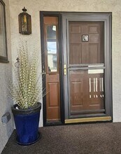 938 Fontmore Rd in Colorado Springs, CO - Foto de edificio - Building Photo