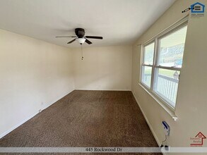 445 Rockwood Dr in Nashville, TN - Foto de edificio - Building Photo