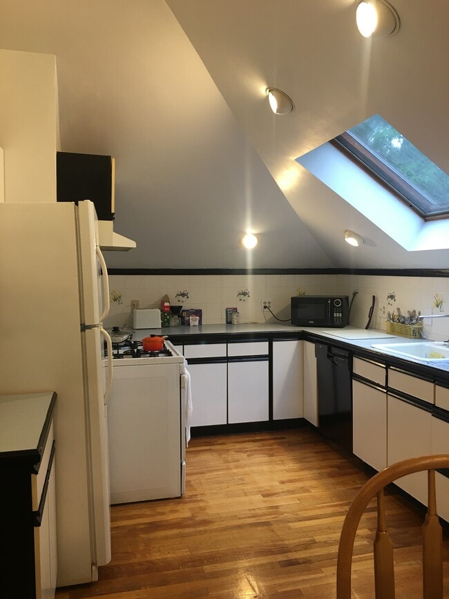 747 Washington St, Unit 3
